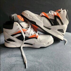 REEBOK Pump Omni Zone 2 - Kds Size 5/Wms Size 7. Orange/Black/White.